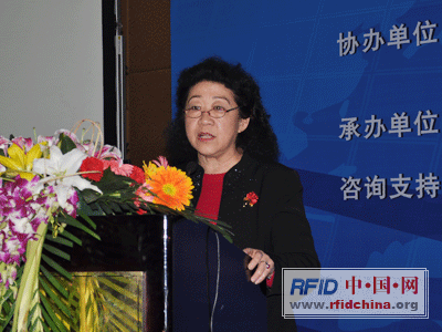 张琪：制定移动支付标准刻不容缓
