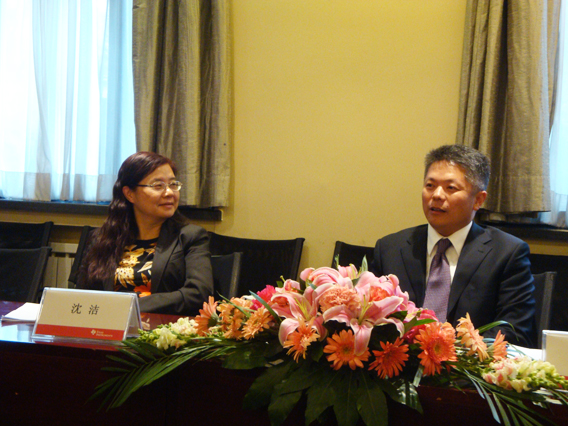 访TI大中华区总经理、中国运营总裁谢兵先生， TI亚洲区大学计划总监沈洁女士