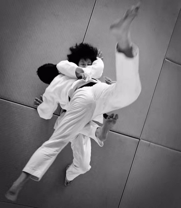 1. 著名摄影艺术家周抗先生作品 - 柔道队员的日常训练.jpg